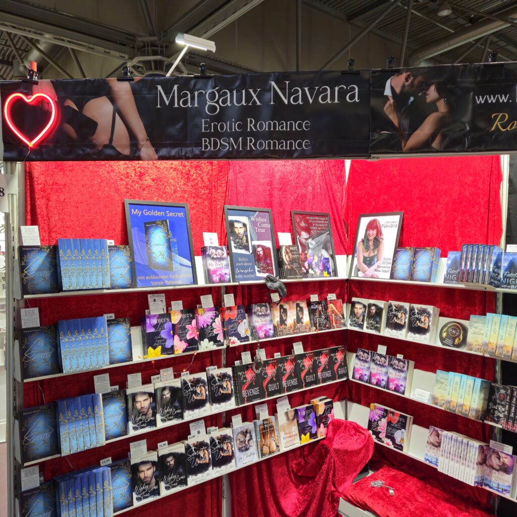 Leipziger Buchmesse Stand von Margaux Navara BDSM Romance und Romane auch mit Farbschnitt